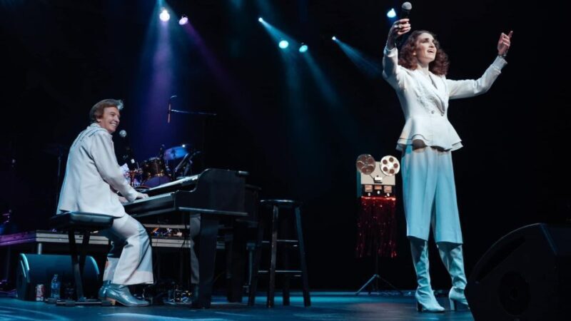 Las Vegas: Carpenters Legacy Show at Planet Hollywood Resort - A Closer Look at the Carpenters Legacy Show