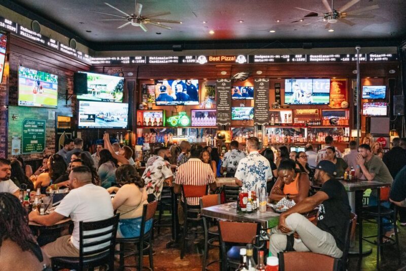 Las Vegas: Club Crawl and Party Bus with Free Drinks - FAQ