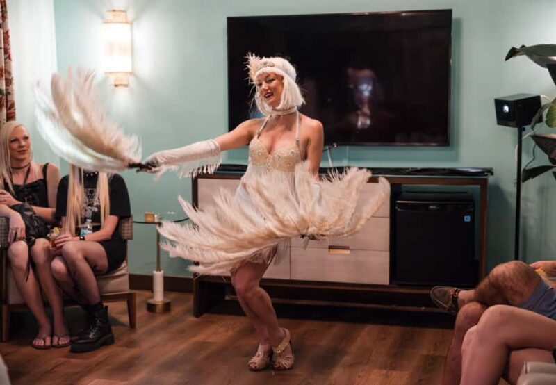 Las Vegas: Immersive 1920s Night Tour with Cocktails & Flask - Key Points