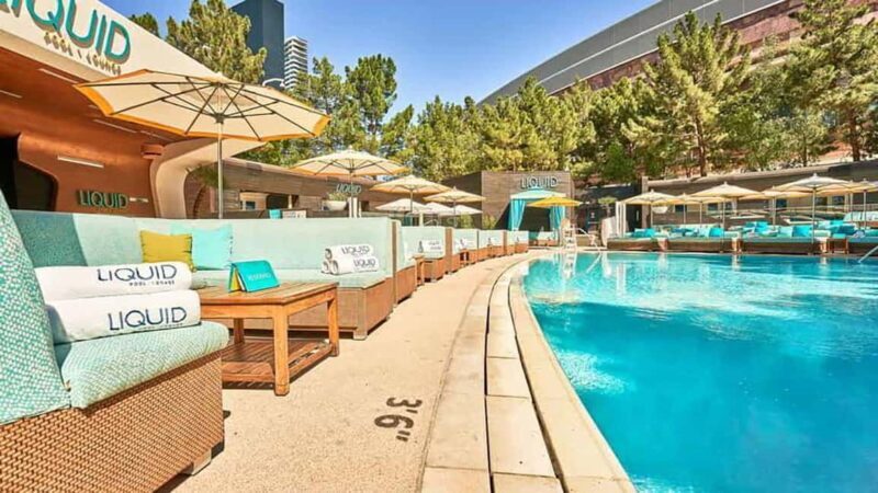 Las Vegas : Pool Crawl w/ Party Bus, Open Bar & VIP Entry - FAQ