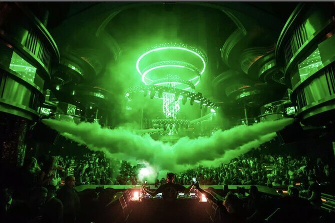 Las Vegas: VIP Club Crawl with Party Bus, Express Entry & Drinks - An Honest Look at the Vegas VIP Club Crawl