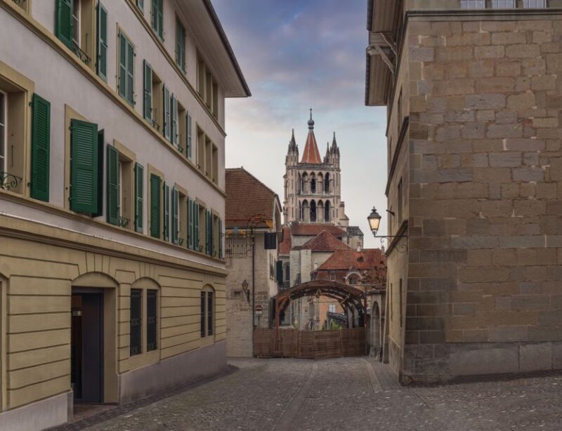 Lausanne: Express Walk with a Local in 60 minutes - A Closer Look at the Itinerary