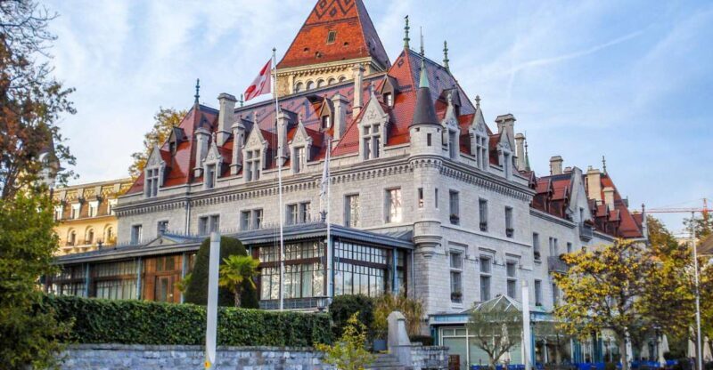 Lausanne: Private Exclusive History Tour with a Local - Key Points