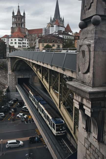 Lausanne: Walking Tour with Chocolate Tastings & Metro - Key Points