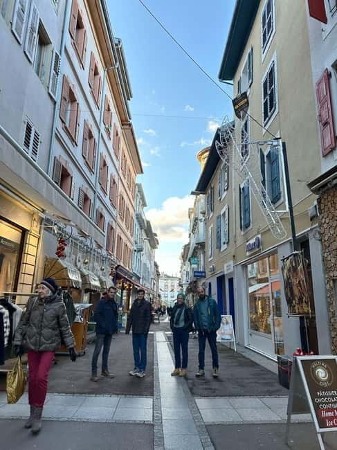 Lausanne: Walking Tour with Chocolate Tastings & Metro - Exploring the Highlights