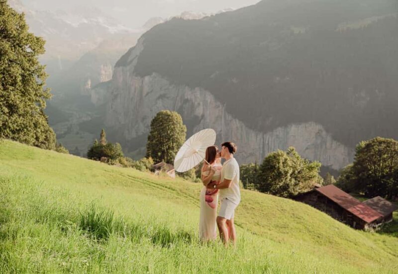 Lauterbrunnen & Wengen: Photoshoot at the best spots. - The Experience Guide: Hong Fischer Photography
