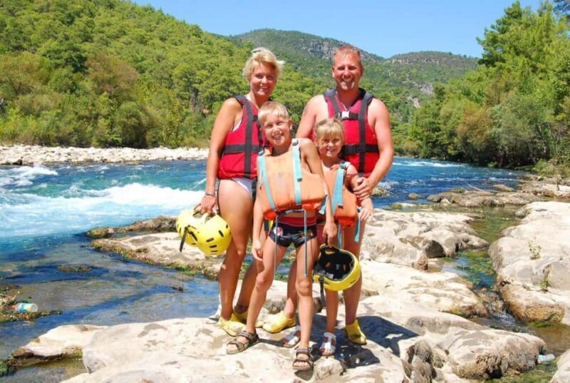 LC Rafting Tour for Families and Couples W/Lunch - Key Points