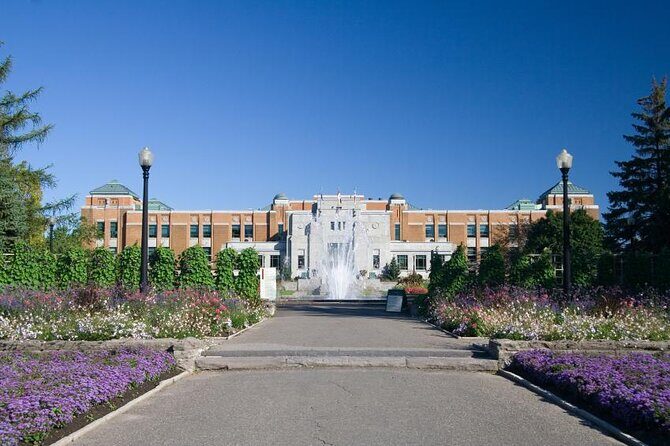 Le Bateau-Mouche Sightseeing Cruise in Montreal - Introduction
