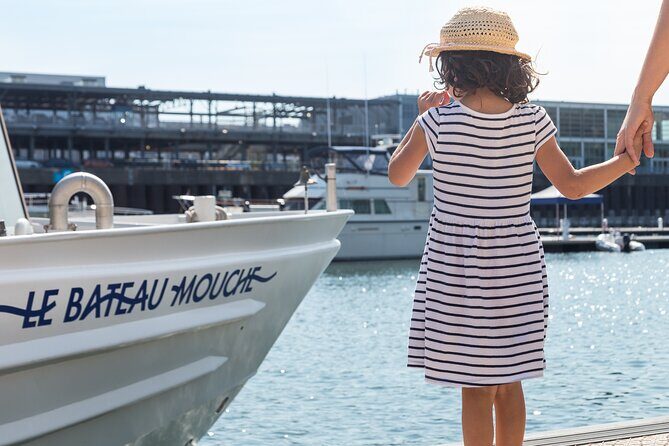 Le Bateau-Mouche Sightseeing Cruise in Montreal - Exploring the Montreal Waterway from the Boat