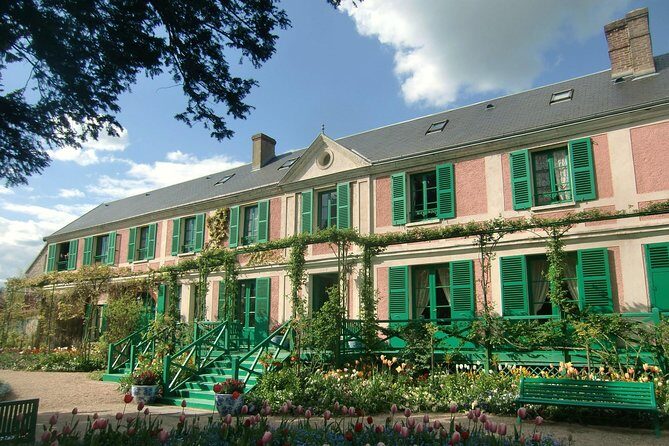 Le Havre Shore Excursion: Private Tour of Giverny, Rouen and Honfleur - Honfleur: Picturesque Port and Historic Church