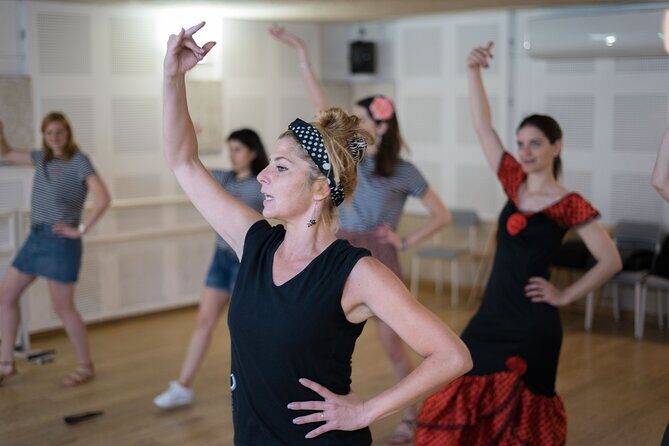 Learn Flamenco in 90 minutes - Gift flower - The Experience in Detail: Itinerary and Atmosphere