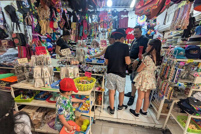 Learn the history and contents of the main market - Who Should Consider This Tour?