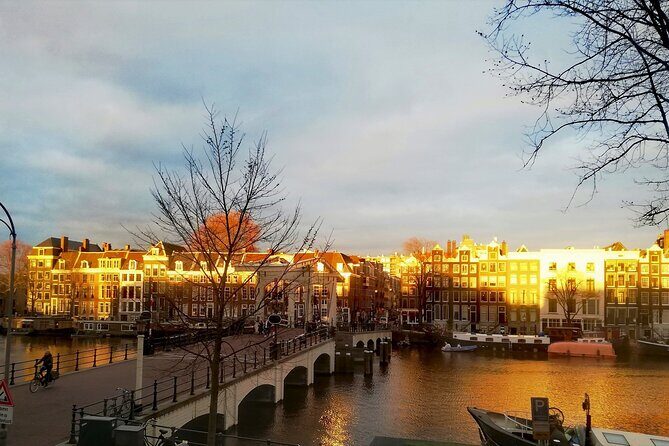 Learn to Make Dutch Pancakes in a Beautiful Amsterdam Canal House - The Experience: What to Expect