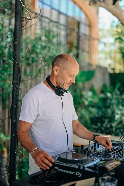 Learn to mix with a professional DJ in Ibiza - How the Experience Is Set Up