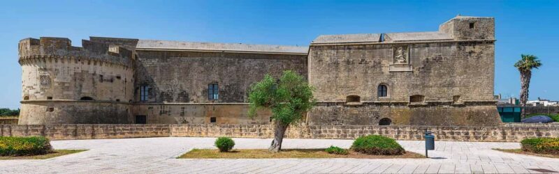 Lecce: e-bike tour to the sea with Salento brunch at the castle of Acaia - A detailed look at what the experience offers