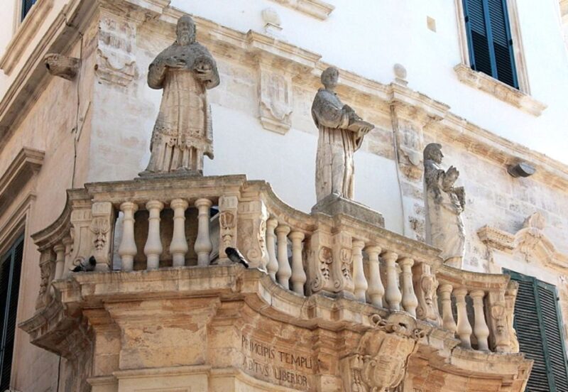 Lecce: Walking Tour - The Guides: Knowledge, Passion, and Language