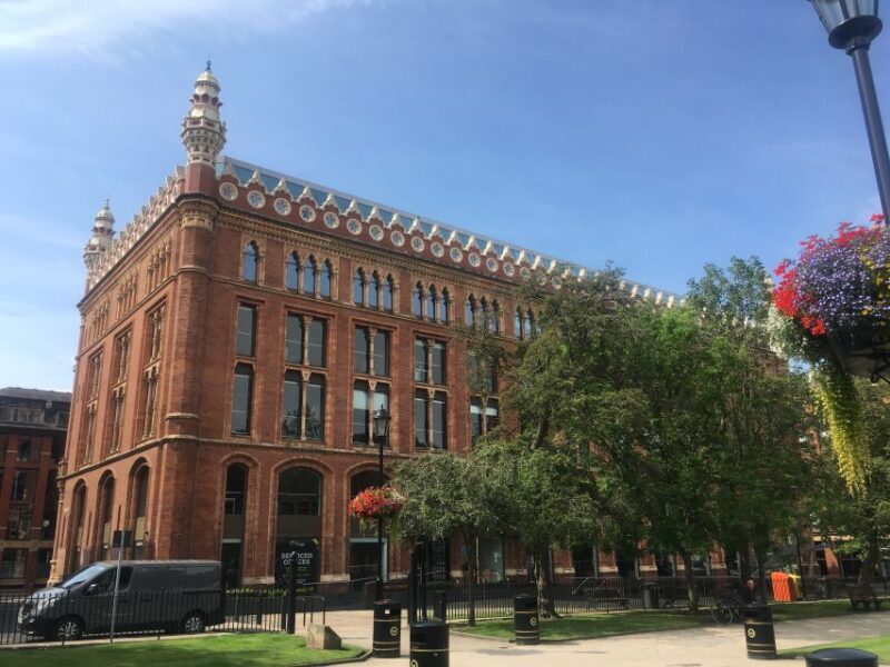 Leeds: 2-Hour Highlights Walking Tour - Why Travelers Love This Tour