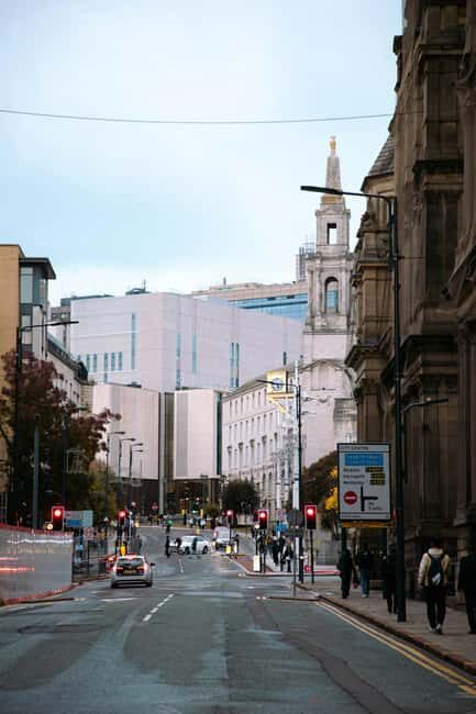 Leeds: City Walking Tour with Local Food & Drink - What the Reviews Say