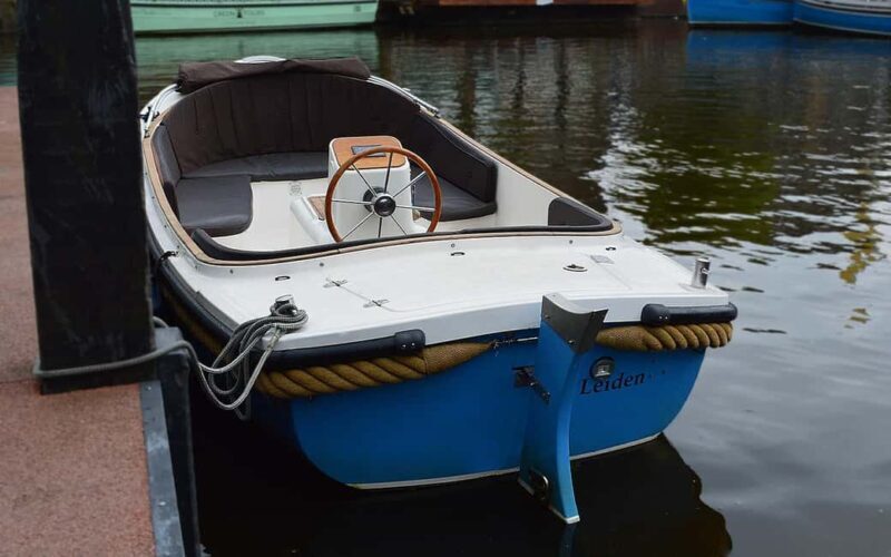 Leiden: Electric boat rental (6 pers.) - Discovering Leiden from the Water