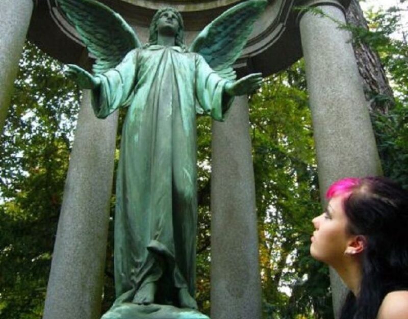 Leipzig: Guided Tour of the Southern Cemetery - Who Is This Tour Perfect For?