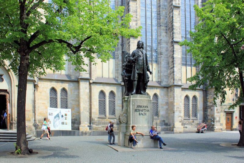 Leipzig: Private walking tour - just for you - St. Thomas Church & the Bach Monument