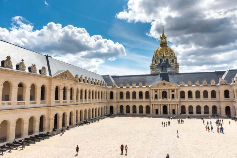 Les Invalides: Napoleon's Tomb & Army Museum Entry - What is Les Invalides?