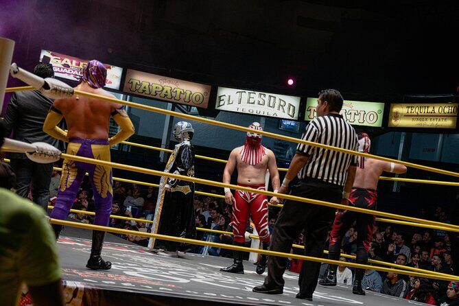 Lets Go to the Wrestlings! - A Down-to-Earth Look at the "Lets Go to the Wrestlings!" Tour in Guadalajara