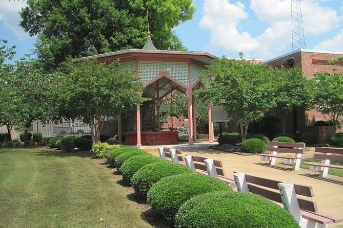 Lets Roams Jackson Scavenger Hunt: Jive Through Jackson! - Key Points