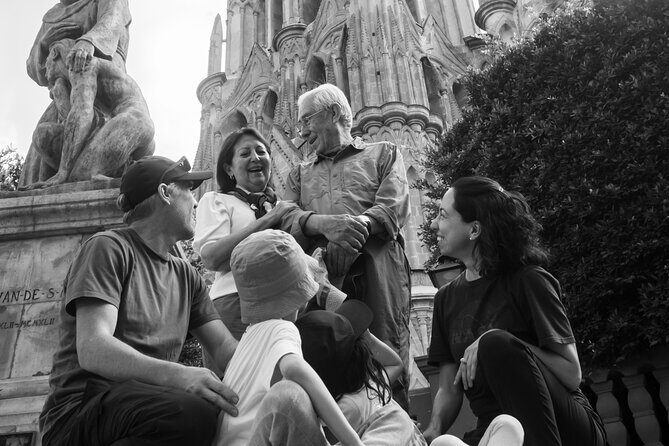 Let's take pictures, let's make art - A Closer Look at the "Lets take pictures, lets make art" Tour