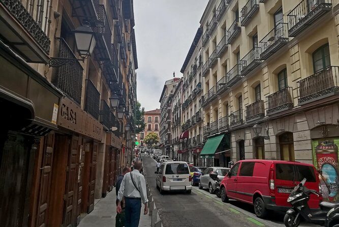 Let's Tapear! The Madrid Tapas Route Walking Audio Tour - Puerta del Sol: The City’s Nerve Center