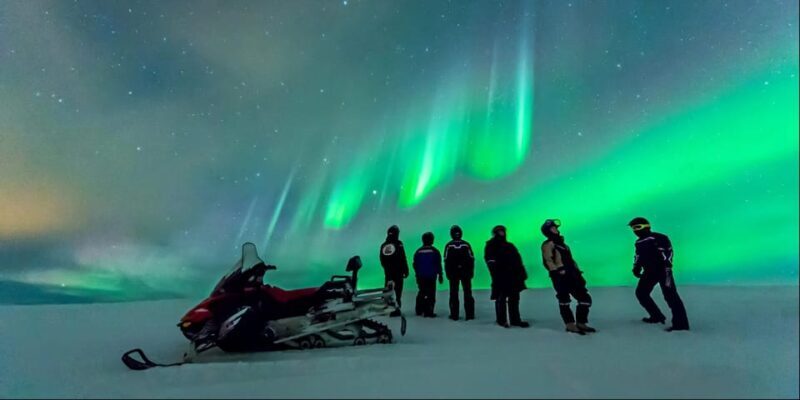Levi: Northern Lights Snowmobile Safari and Campfire Picnic - Campfire and Cozy Moments