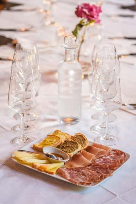 Light Lunch "Ad Hoc di San Gimignano" - Palagetto winery - A Genuine Taste of Tuscany: Light Lunch at Palagetto Winery in San Gimignano