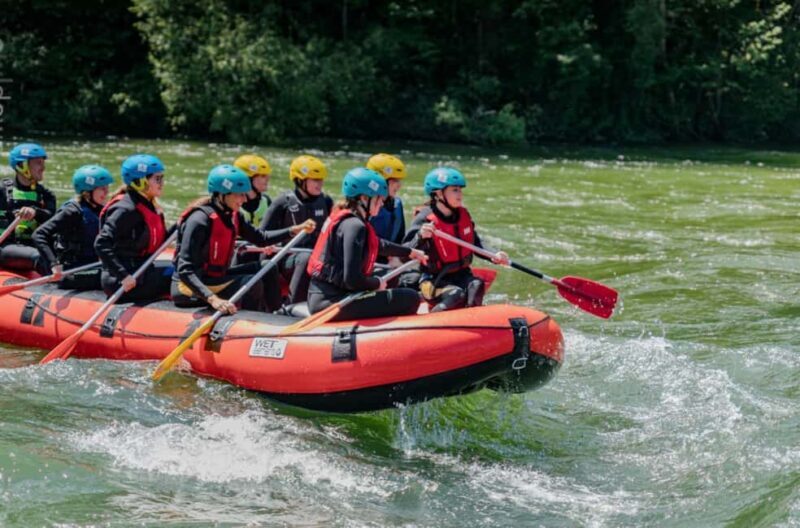 Light rafting tour for adults & families with children aged 8 and over - Key Points