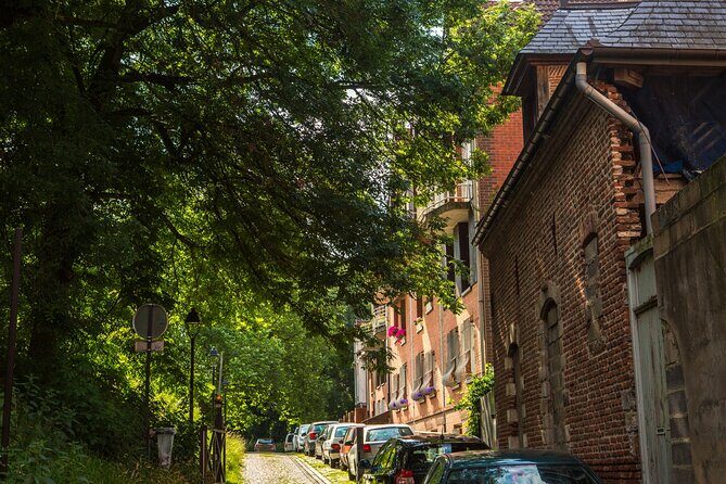 Lille Scavenger Hunt and Highlights Self-Guided Tour - Detailed Breakdown of the Tour Itinerary