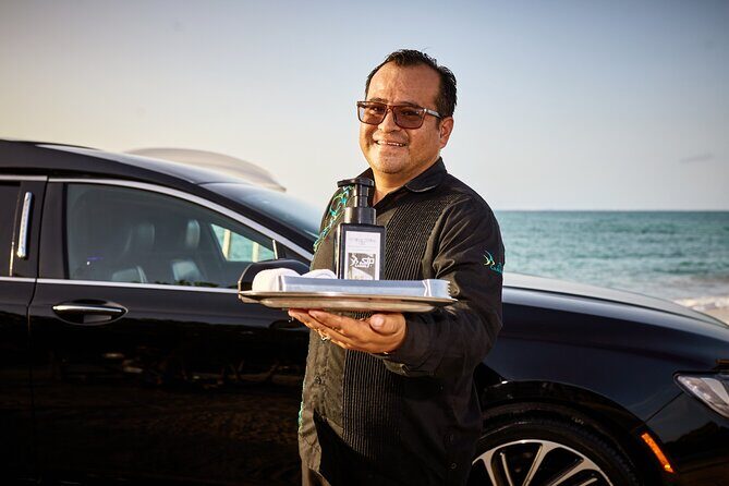 Lincoln Strecth Limousine with Wi Fi on board - A Closer Look at the Lincoln Stretch Limousine with Wi-Fi on Board in Cancun