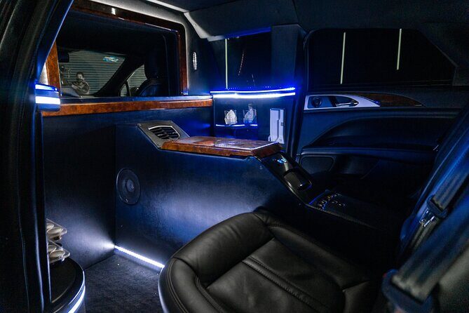 Lincoln Stretch limo from Cancun Hotel Zone to Cancun Airport - An Insider Look at the Lincoln Stretch Limo Experience