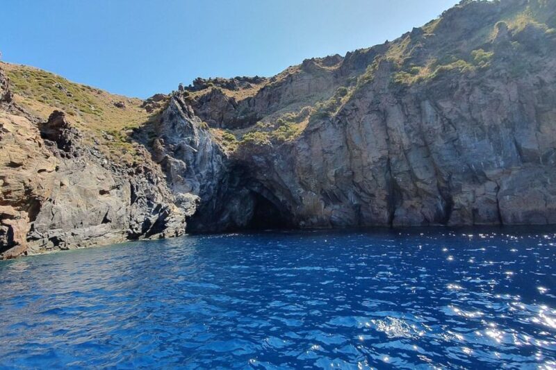 Lipari: Boat Tour of Vulcano Island with Disembarkation Stop - The Experience in Detail: What You Can Expect