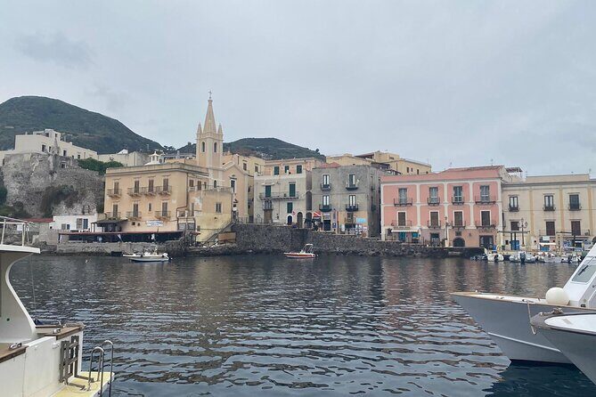 LIPARI PANAREA AND STROMBOLI BY NIGHT excursion - The Experience on Board