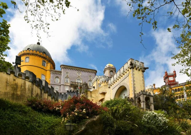 Lisboa: Sintra, Pena, Regaleira, Roca Coast, & Cascais Tour - Who Should Consider This Tour?