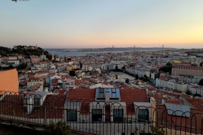 Lisbon: 1,5 Hours Historical Tuk Tour for Two Persons. - Who This Tour Is Best For