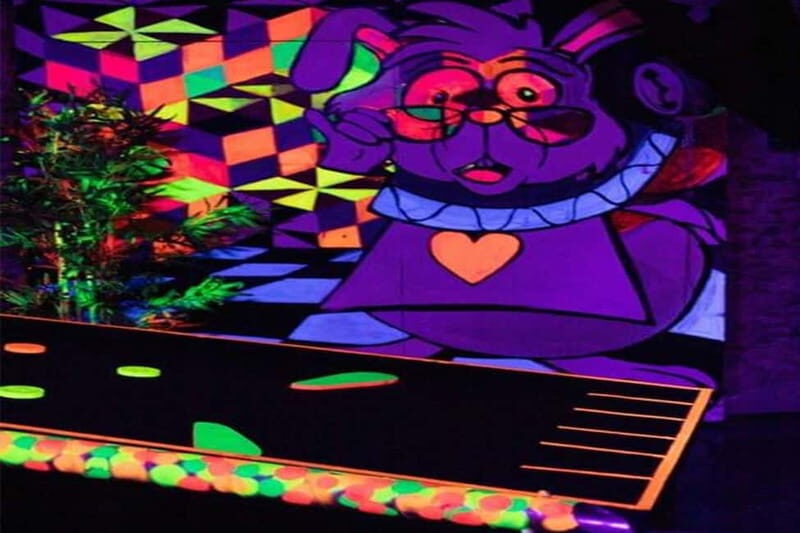 Lisbon: 18-Hole Indoor Minigolf Ticket with Bar Area - Key Points