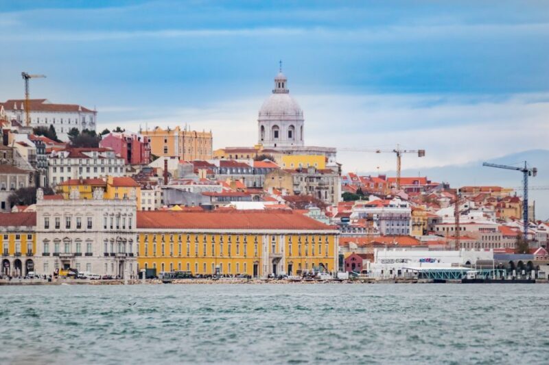Lisbon 2-Hour Tagus River Sailing Cruise - FAQ