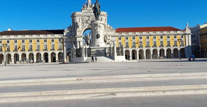 Lisbon: 2 hours Private City Highlights Tuk-Tuk Tour for two - The Itinerary: What You’ll See and Do