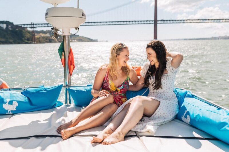 Lisbon: 2h Private Luxury Sunset Cruise with Welcome Drink - Key Points
