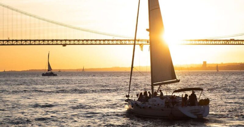 Lisbon: Alfama Charms, Tapas, Wine and Sunset Boat Cruise - The Sunset Sail: A Breath of Fresh Air