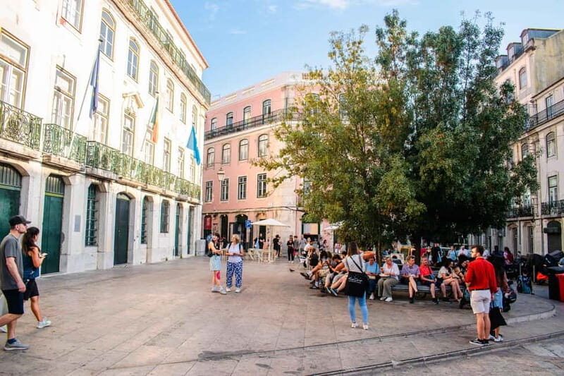 Lisbon: Alfama, Mouraria Walking Tour with Fado Night, Tapas - Museu de Lisboa - Casa dos Bicos