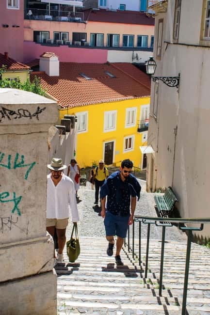 Lisbon: Alfama, Mouraria Walking Tour with Fado Night, Tapas - Mouraria