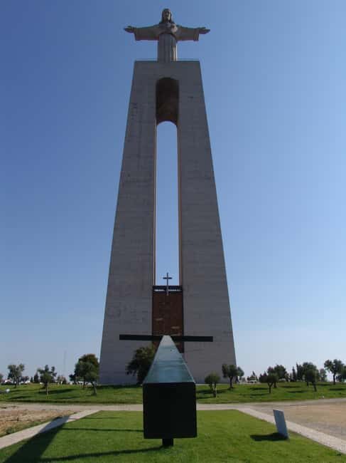 Lisbon: Arrábida Park & Sesimbra private Tour in a VW Van - Key Points