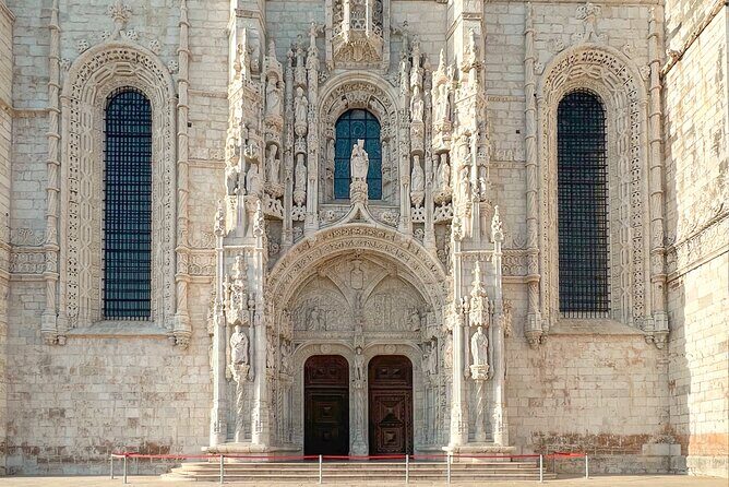 Lisbon (Belém) Scavenger Hunt and Sights Self-Guided Tour - Who Should Consider This Tour?