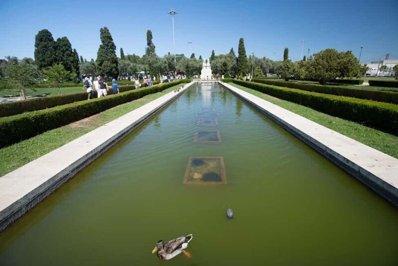 Lisbon: Belém Tuk Tuk Tour: Jerónimos, MAAT & Tower Views - Key Points